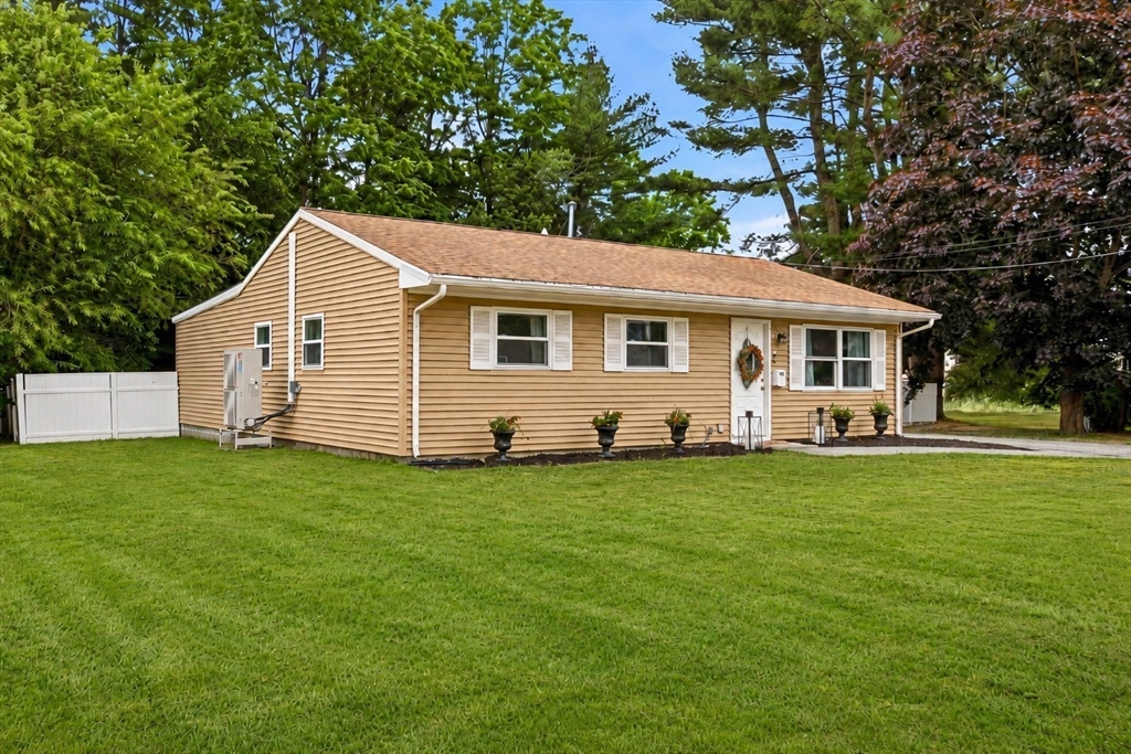 75 Linden St, Taunton, Massachusetts, 3 Bedrooms Bedrooms, 7 Rooms Rooms,1 BathroomBathrooms,Residential,For Sale,Linden St,73541314