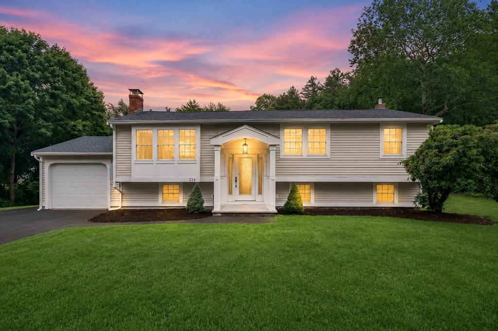 254 Winter Street, Hanover, Massachusetts, 4 Bedrooms Bedrooms, 7 Rooms Rooms,2 BathroomsBathrooms,Residential,For Sale,Winter Street,73541279