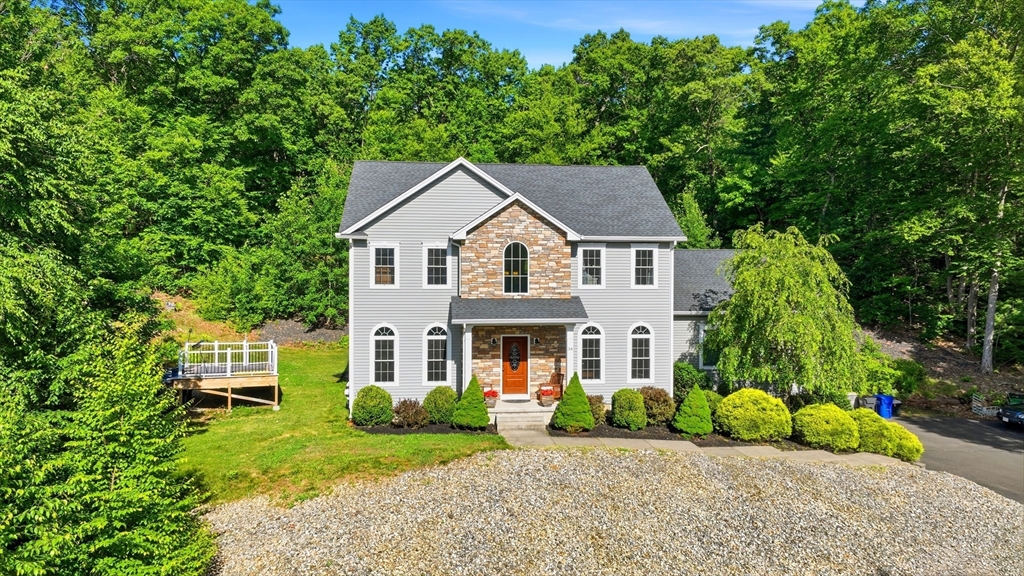 34 Bissonnette Cir, Southampton, Massachusetts, 5 Bedrooms Bedrooms, 9 Rooms Rooms,2.5 BathroomsBathrooms,Residential,For Sale,Bissonnette Cir,73541332