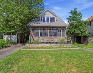 11 Furrow St, Westfield, Massachusetts, 2 Bedrooms Bedrooms, 6 Rooms Rooms,1 BathroomBathrooms,Residential,For Sale,Furrow St,73541343