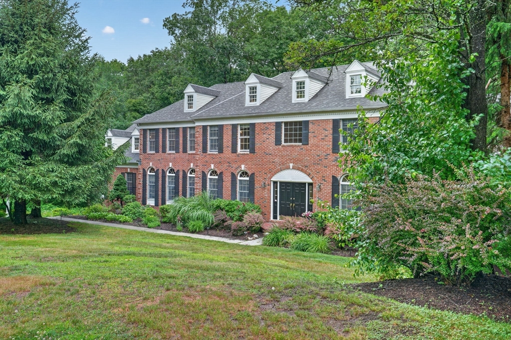 1 Greenwood Rd, Hopkinton, Massachusetts, 4 Bedrooms Bedrooms, 11 Rooms Rooms,3.5 BathroomsBathrooms,Residential,For Sale,Greenwood Rd,73541120