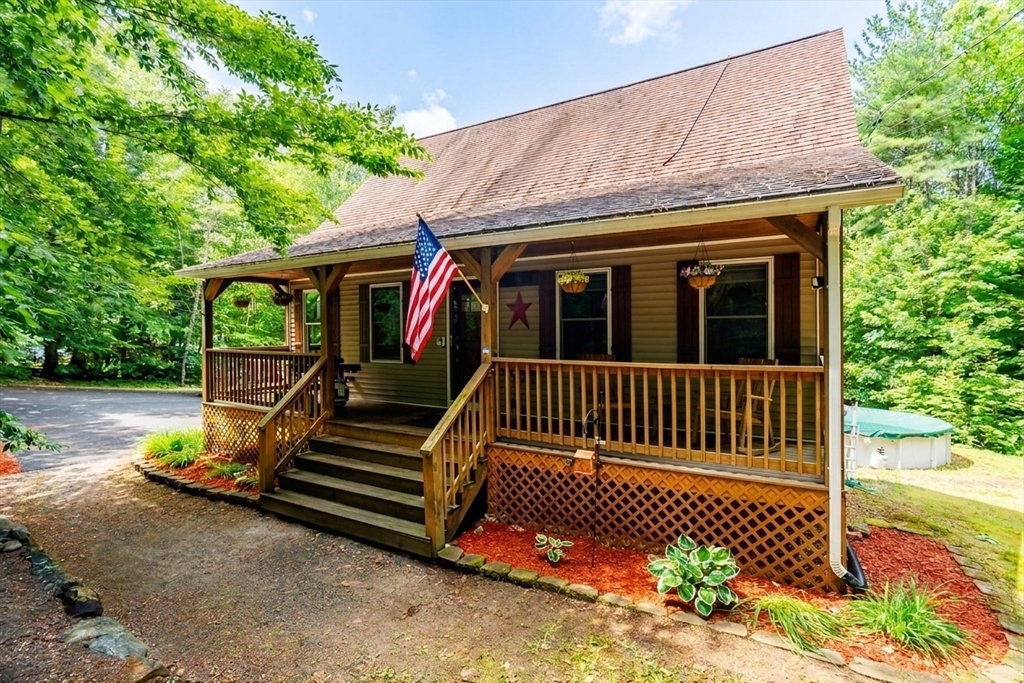 40 Lake Mattawa Road, Orange, Massachusetts, 3 Bedrooms Bedrooms, 5 Rooms Rooms,2 BathroomsBathrooms,Residential,For Sale,Lake Mattawa Road,73541355