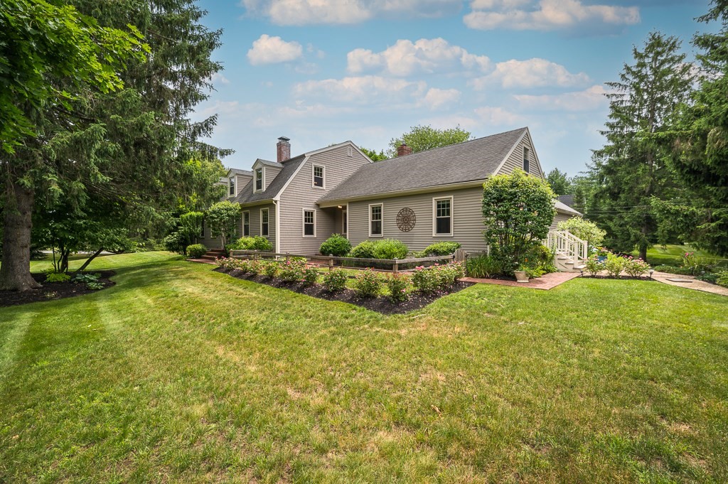 2 Patton Drive, Hamilton, Massachusetts, 4 Bedrooms Bedrooms, 10 Rooms Rooms,3.5 BathroomsBathrooms,Residential,For Sale,Patton Drive,73541363