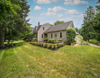 2 Patton Drive, Hamilton, Massachusetts, 4 Bedrooms Bedrooms, 10 Rooms Rooms,3.5 BathroomsBathrooms,Residential,For Sale,Patton Drive,73541363