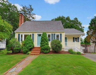 103 John Carver Rd, Reading, Massachusetts, 4 Bedrooms Bedrooms, 9 Rooms Rooms,2 BathroomsBathrooms,Residential,For Sale,John Carver Rd,73541108