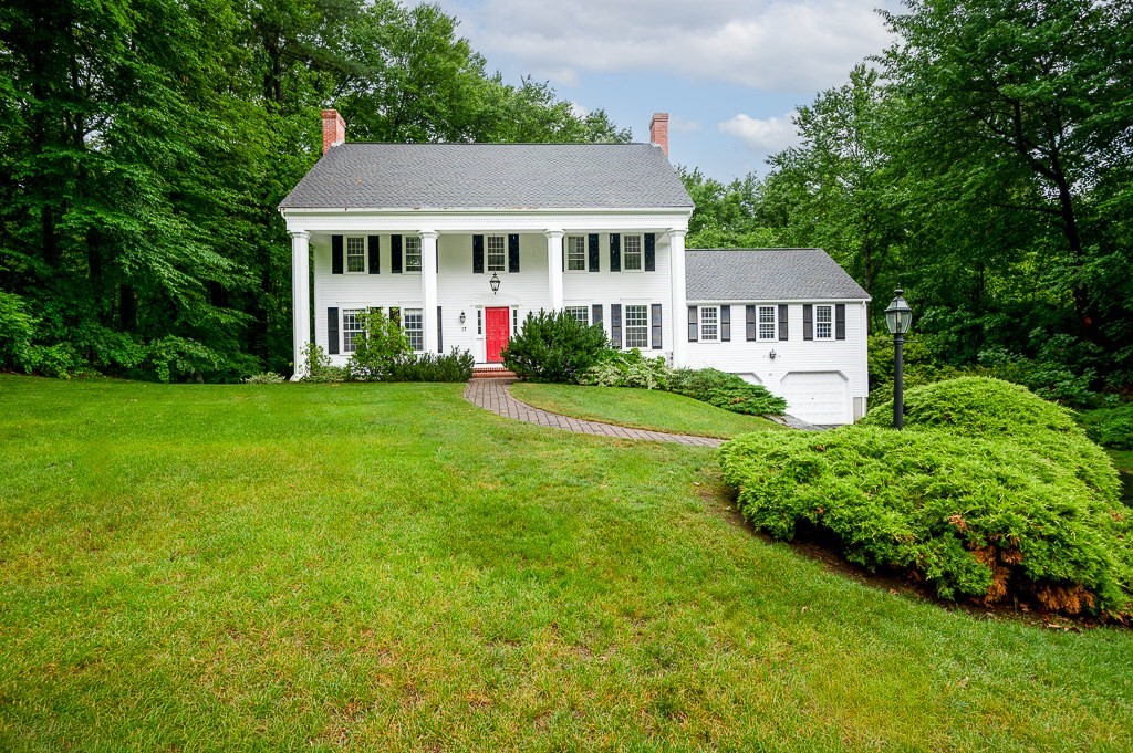 17 Olde Coach Road, Westborough, Massachusetts, 5 Bedrooms Bedrooms, 10 Rooms Rooms,2.5 BathroomsBathrooms,Residential,For Sale,Olde Coach Road,73541032