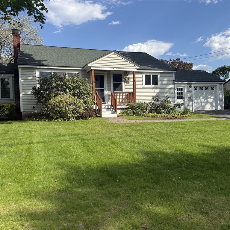23 Mifflin Dr, North Andover, Massachusetts, 2 Bedrooms Bedrooms, 7 Rooms Rooms,1 BathroomBathrooms,Residential,For Sale,Mifflin Dr,73541170