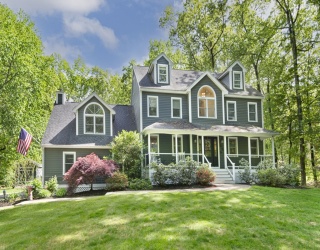 8 Upton St, Dunstable, Massachusetts, 4 Bedrooms Bedrooms, 7 Rooms Rooms,2.5 BathroomsBathrooms,Residential,For Sale,Upton St,73541357