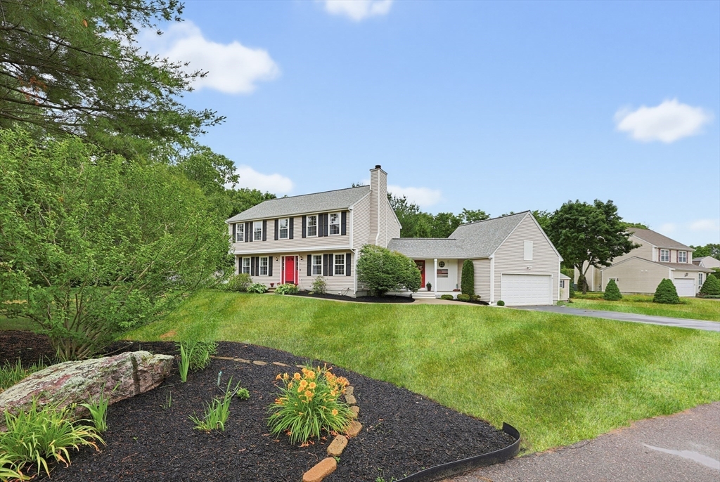 51 Frederick A Nittel Dr, North Attleboro, Massachusetts, 3 Bedrooms Bedrooms, 7 Rooms Rooms,2.5 BathroomsBathrooms,Residential,For Sale,Frederick A Nittel Dr,73540918