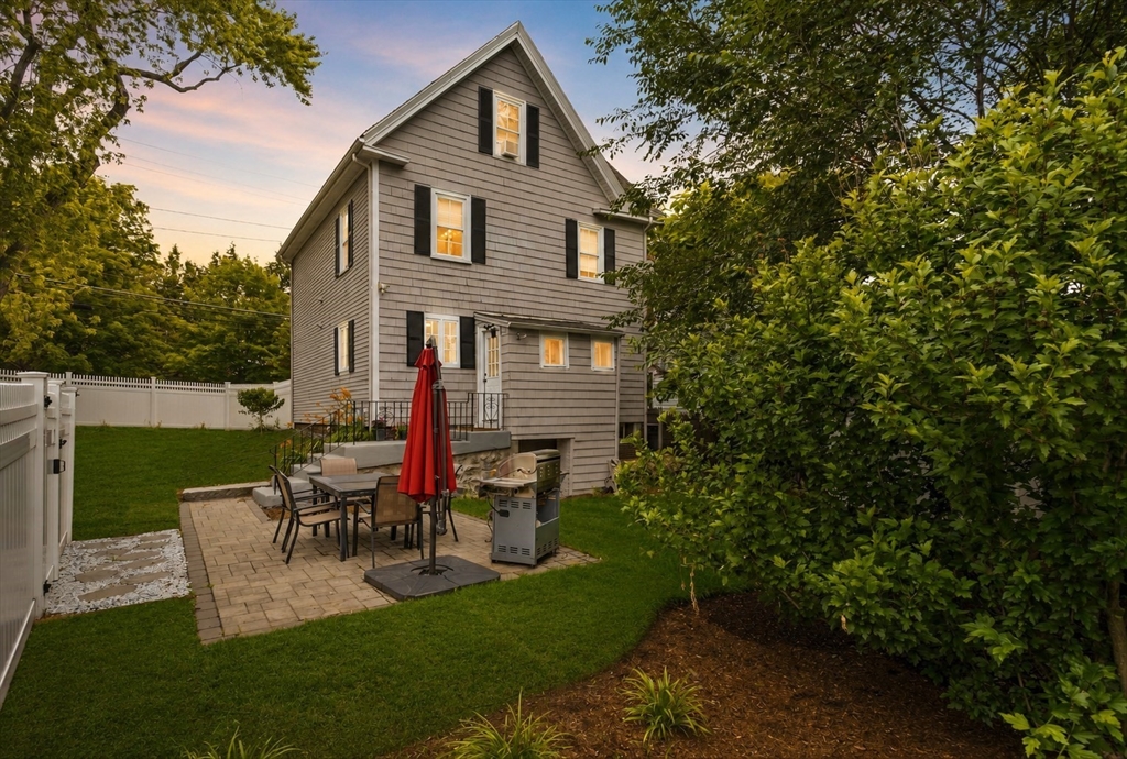 258 Cross Street, Winchester, Massachusetts, 4 Bedrooms Bedrooms, 7 Rooms Rooms,2 BathroomsBathrooms,Residential,For Sale,Cross Street,73541288