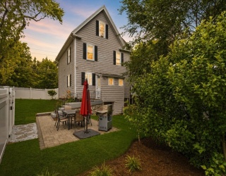 258 Cross Street, Winchester, Massachusetts, 4 Bedrooms Bedrooms, 7 Rooms Rooms,2 BathroomsBathrooms,Residential,For Sale,Cross Street,73541288