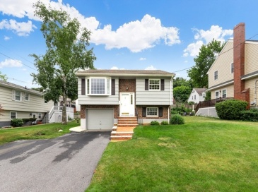 4 Rossmore Rd, Lynnfield, Massachusetts, 2 Bedrooms Bedrooms, 5 Rooms Rooms,2 BathroomsBathrooms,Residential,For Sale,Rossmore Rd,73541400 4 Rossmore Rd, Lynnfield, Massachusetts, 2 Bedrooms Bedrooms, 5 Rooms Rooms,2 BathroomsBathrooms,Residential,For Sale,Rossmore Rd,73541400