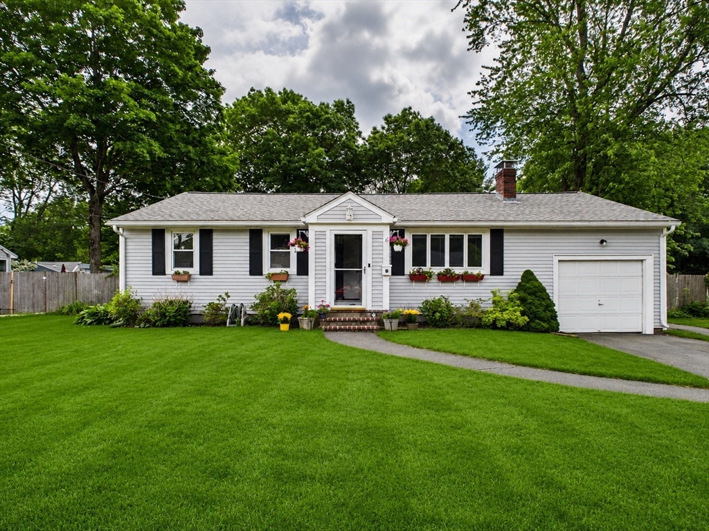 41 Essex Road, Sharon, Massachusetts, 3 Bedrooms Bedrooms, 8 Rooms Rooms,2 BathroomsBathrooms,Residential,For Sale,Essex Road,73540720