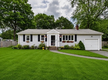 41 Essex Road, Sharon, Massachusetts, 3 Bedrooms Bedrooms, 8 Rooms Rooms,2 BathroomsBathrooms,Residential,For Sale,Essex Road,73540720 41 Essex Road, Sharon, Massachusetts, 3 Bedrooms Bedrooms, 8 Rooms Rooms,2 BathroomsBathrooms,Residential,For Sale,Essex Road,73540720