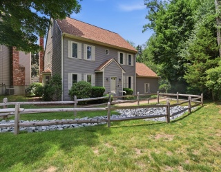 18 Copperwood Dr, Stoughton, Massachusetts, 3 Bedrooms Bedrooms, 8 Rooms Rooms,2.5 BathroomsBathrooms,Residential,For Sale,Copperwood Dr,73541048