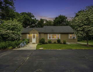 90 Glenview St, Upton, Massachusetts, 5 Bedrooms Bedrooms, 11 Rooms Rooms,2 BathroomsBathrooms,Residential Income,For Sale,Glenview St,73540925
