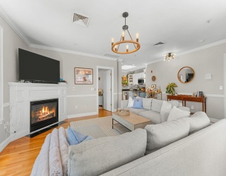 605 E Broadway, Boston, Massachusetts, 2 Bedrooms Bedrooms, 4 Rooms Rooms,2 BathroomsBathrooms,Residential,For Sale,E Broadway,73541100