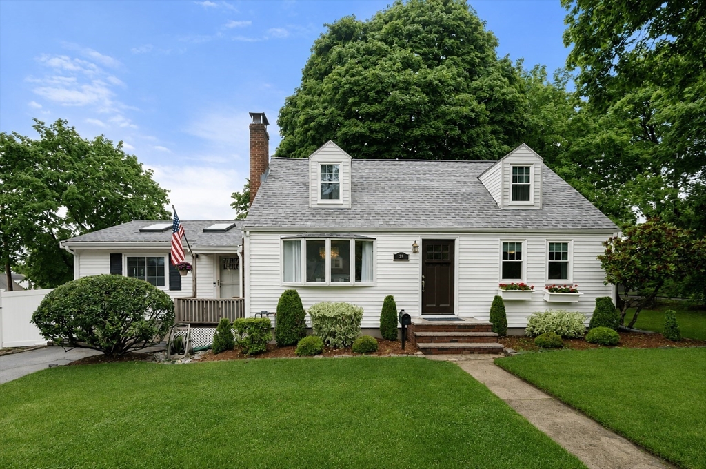 29 Laurel Road, Norwood, Massachusetts, 3 Bedrooms Bedrooms, 7 Rooms Rooms,1 BathroomBathrooms,Residential,For Sale,Laurel Road,73541410