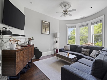 194 Emerson, Boston, Massachusetts, 3 Bedrooms Bedrooms, 5 Rooms Rooms,1 BathroomBathrooms,Residential Lease,For Rent,Emerson,73534684