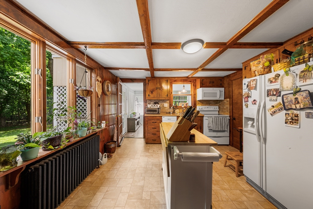 15 School Street, Woburn, Massachusetts, 3 Bedrooms Bedrooms, 8 Rooms Rooms,2 BathroomsBathrooms,Residential Lease,For Rent,School Street,73531805