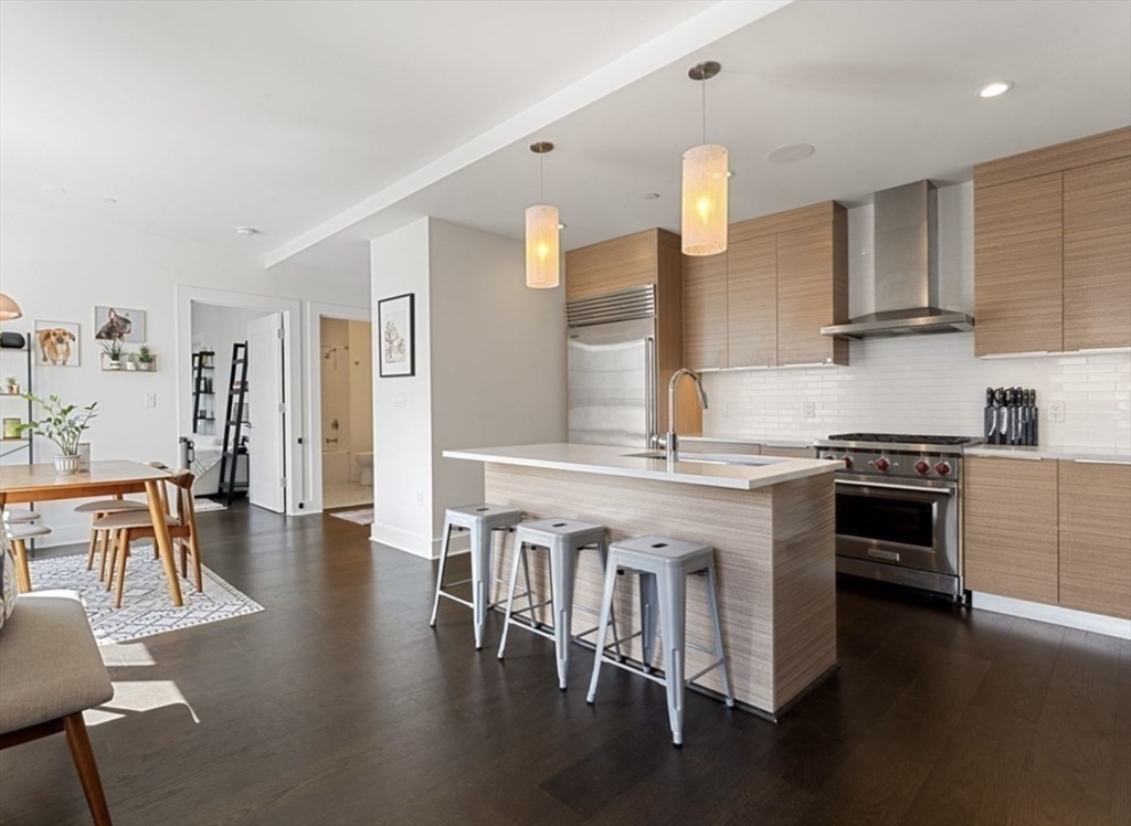 14 West Broadway, Boston, Massachusetts, 2 Bedrooms Bedrooms, 5 Rooms Rooms,2 BathroomsBathrooms,Residential Lease,For Rent,West Broadway,73537205