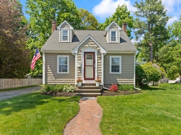 85 Mineral Street, Reading, Massachusetts, 2 Bedrooms Bedrooms, 5 Rooms Rooms,1.5 BathroomsBathrooms,Residential,For Sale,Mineral Street,73522254 85 Mineral Street, Reading, Massachusetts, 2 Bedrooms Bedrooms, 5 Rooms Rooms,1.5 BathroomsBathrooms,Residential,For Sale,Mineral Street,73522254