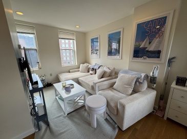 205 Endicott St, Boston, Massachusetts, 2 Bedrooms Bedrooms, 5 Rooms Rooms,1 BathroomBathrooms,Residential Lease,For Rent,Endicott St,73541236
