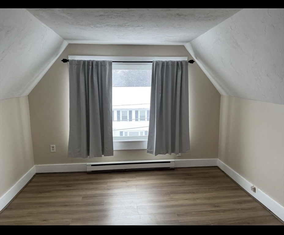 28 Russell St, Quincy, Massachusetts, 1 Bedroom Bedrooms, 3 Rooms Rooms,1 BathroomBathrooms,Residential Lease,For Rent,Russell St,73541237