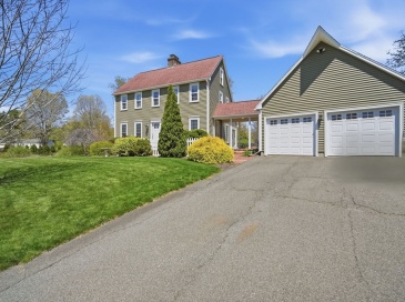 32 Rolling Meadow Ln, East Longmeadow, Massachusetts, 4 Bedrooms Bedrooms, 8 Rooms Rooms,2.5 BathroomsBathrooms,Residential,For Sale,Rolling Meadow Ln,73507286 32 Rolling Meadow Ln, East Longmeadow, Massachusetts, 4 Bedrooms Bedrooms, 8 Rooms Rooms,2.5 BathroomsBathrooms,Residential,For Sale,Rolling Meadow Ln,73507286