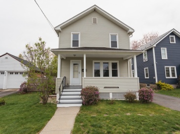 208 Silver St, Greenfield, Massachusetts, 2 Bedrooms Bedrooms, 6 Rooms Rooms,1 BathroomBathrooms,Residential,For Sale,Silver St,73510244 208 Silver St, Greenfield, Massachusetts, 2 Bedrooms Bedrooms, 6 Rooms Rooms,1 BathroomBathrooms,Residential,For Sale,Silver St,73510244