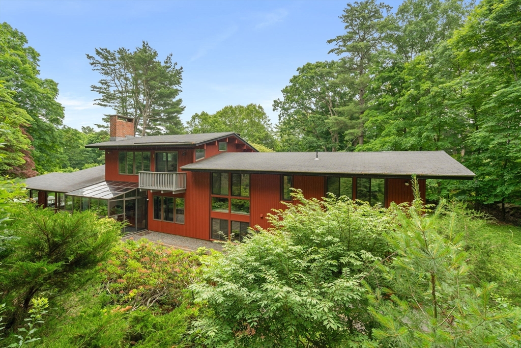 132 Westfield St, Dedham, Massachusetts, 4 Bedrooms Bedrooms, 11 Rooms Rooms,3.5 BathroomsBathrooms,Residential,For Sale,Westfield St,73541262