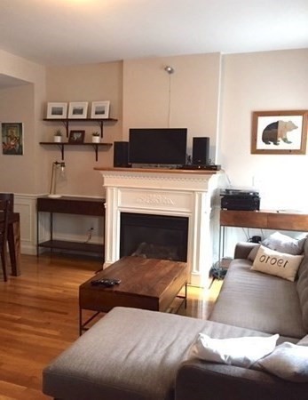 3 Wyatt Circle, Somerville, Massachusetts, 2 Bedrooms Bedrooms, 5 Rooms Rooms,2 BathroomsBathrooms,Residential Lease,For Rent,Wyatt Circle,73541249