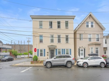 39 Spencer Ave, Chelsea, Massachusetts, 6 Bedrooms Bedrooms, 15 Rooms Rooms,3 BathroomsBathrooms,Residential Income,For Sale,Spencer Ave,73541138