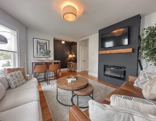 23 Elm St, Boston, Massachusetts, 2 Bedrooms Bedrooms, 5 Rooms Rooms,1 BathroomBathrooms,Residential Lease,For Rent,Elm St,73541303