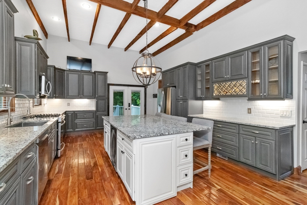 333 Summer St, East Bridgewater, Massachusetts, 4 Bedrooms Bedrooms, 10 Rooms Rooms,3 BathroomsBathrooms,Residential,For Sale,Summer St,73541452