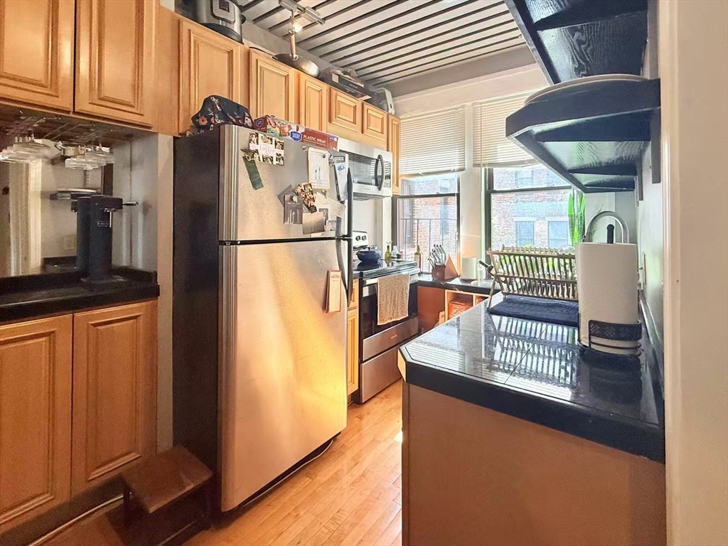 1880 Commonwealth Ave, Boston, Massachusetts, 1 Bedroom Bedrooms, 3 Rooms Rooms,1 BathroomBathrooms,Residential Lease,For Rent,Commonwealth Ave,73541461