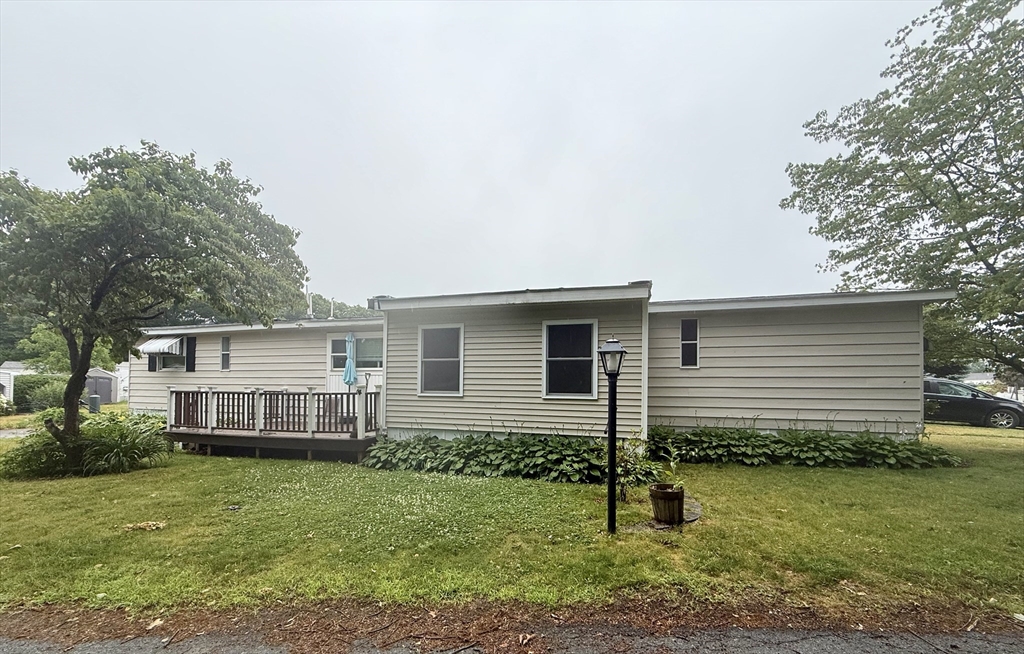 18 Taunton St, Plainville, Massachusetts, 2 Bedrooms Bedrooms, 4 Rooms Rooms,1.5 BathroomsBathrooms,Residential,For Sale,Taunton St,73541497