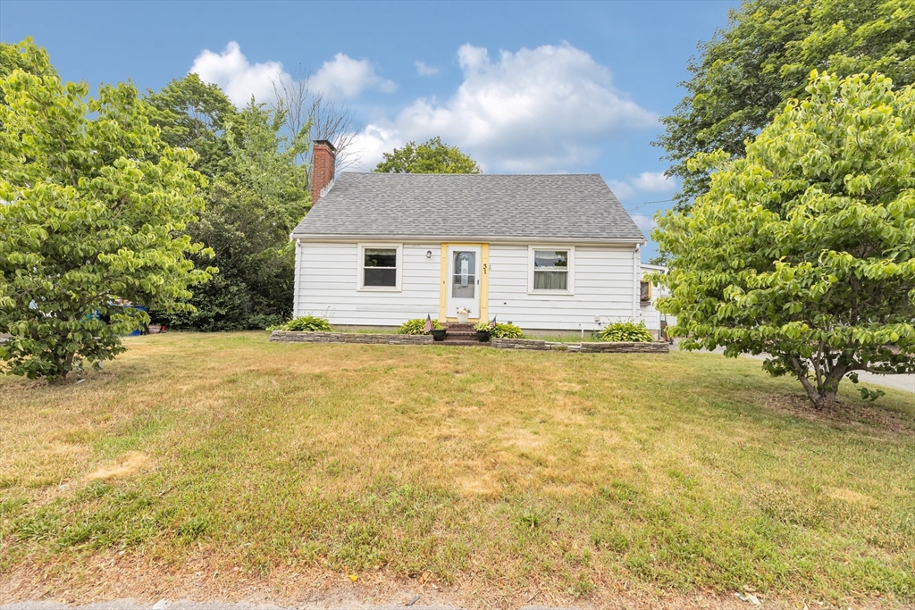 31 Delprete Ave, Rockland, Massachusetts, 3 Bedrooms Bedrooms, 6 Rooms Rooms,1.5 BathroomsBathrooms,Residential,For Sale,Delprete Ave,73541495