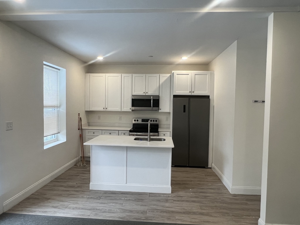 123 Intervale St, Boston, Massachusetts, 2 Bedrooms Bedrooms, 3 Rooms Rooms,2 BathroomsBathrooms,Residential Lease,For Rent,Intervale St,73541421