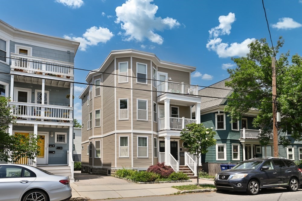 27-29 Cameron Ave, Cambridge, Massachusetts, 2 Bedrooms Bedrooms, 6 Rooms Rooms,2 BathroomsBathrooms,Residential,For Sale,Cameron Ave,73541217