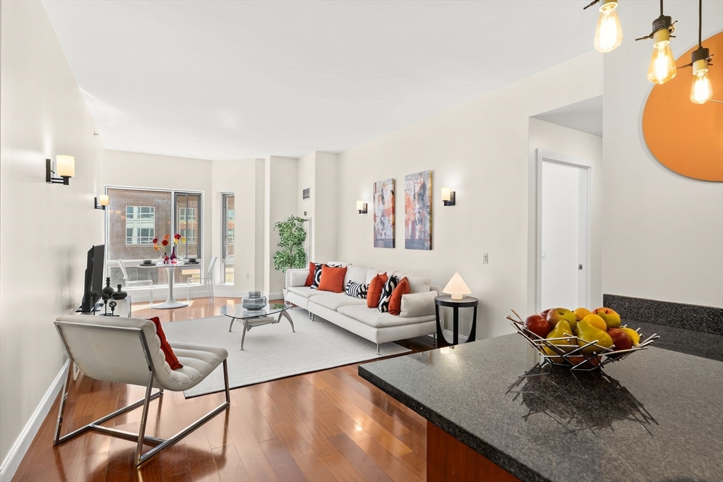 17 Otis, Cambridge, Massachusetts, 2 Bedrooms Bedrooms, 4 Rooms Rooms,2 BathroomsBathrooms,Residential,For Sale,Otis,73541434