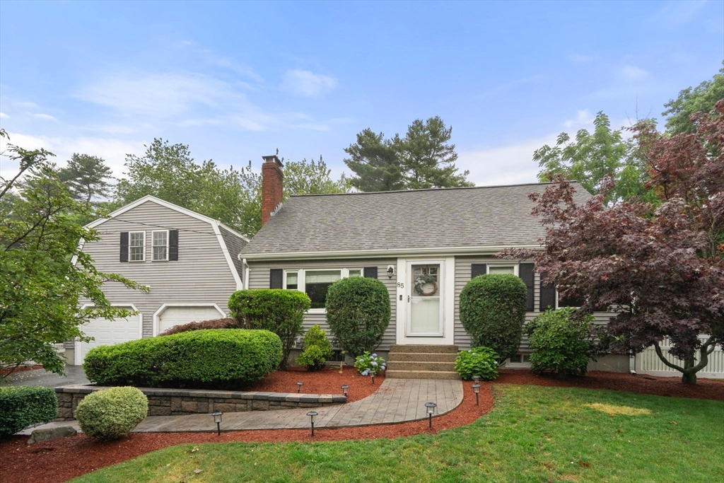 85 Broad, Walpole, Massachusetts, 3 Bedrooms Bedrooms, 7 Rooms Rooms,2 BathroomsBathrooms,Residential,For Sale,Broad,73541113