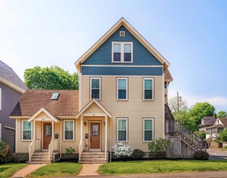 26 Maple St, Stoneham, Massachusetts, 3 Bedrooms Bedrooms, 5 Rooms Rooms,2.5 BathroomsBathrooms,Residential,For Sale,Maple St,73541153