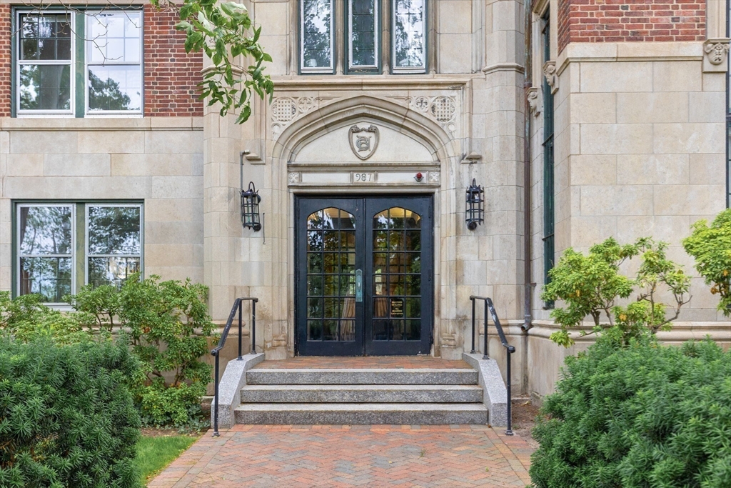 987 Memorial Drive, Cambridge, Massachusetts, 2 Rooms Rooms,1 BathroomBathrooms,Residential Lease,For Rent,Memorial Drive,73540604