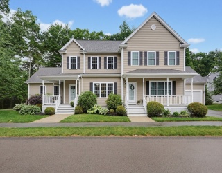 23 Williamsburg Way, Medway, Massachusetts, 3 Bedrooms Bedrooms, 6 Rooms Rooms,2.5 BathroomsBathrooms,Residential,For Sale,Williamsburg Way,73541270