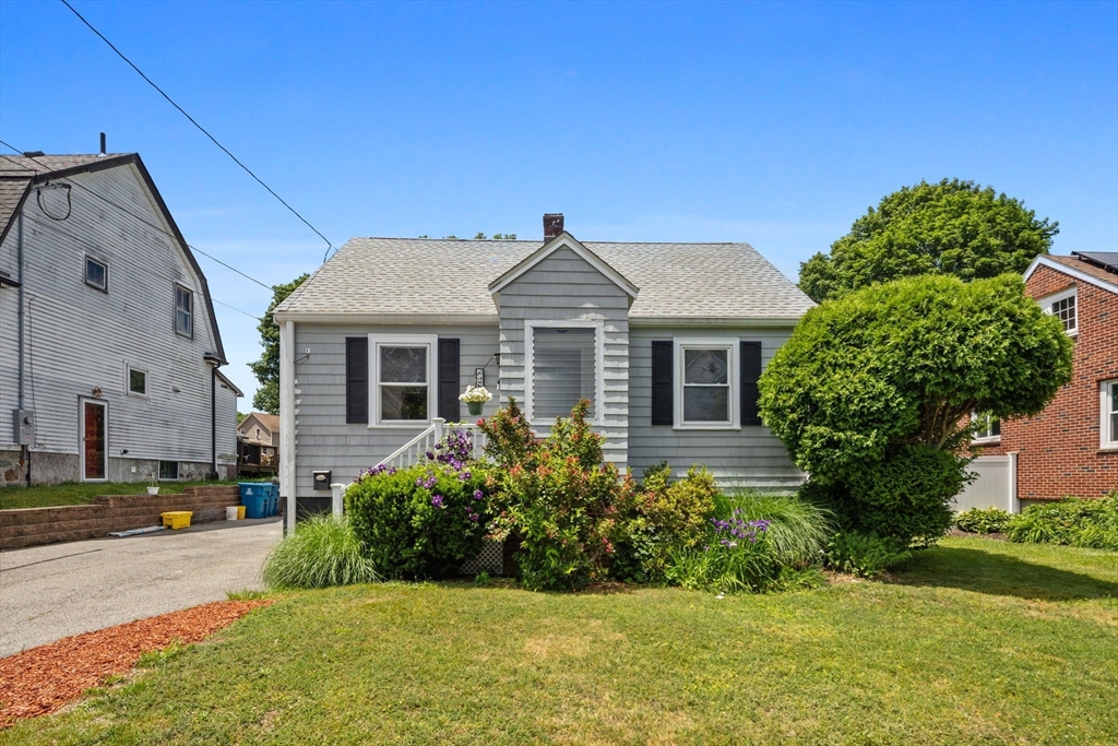 28 N Mountain Ave, Melrose, Massachusetts, 3 Bedrooms Bedrooms, 6 Rooms Rooms,2 BathroomsBathrooms,Residential,For Sale,N Mountain Ave,73540763