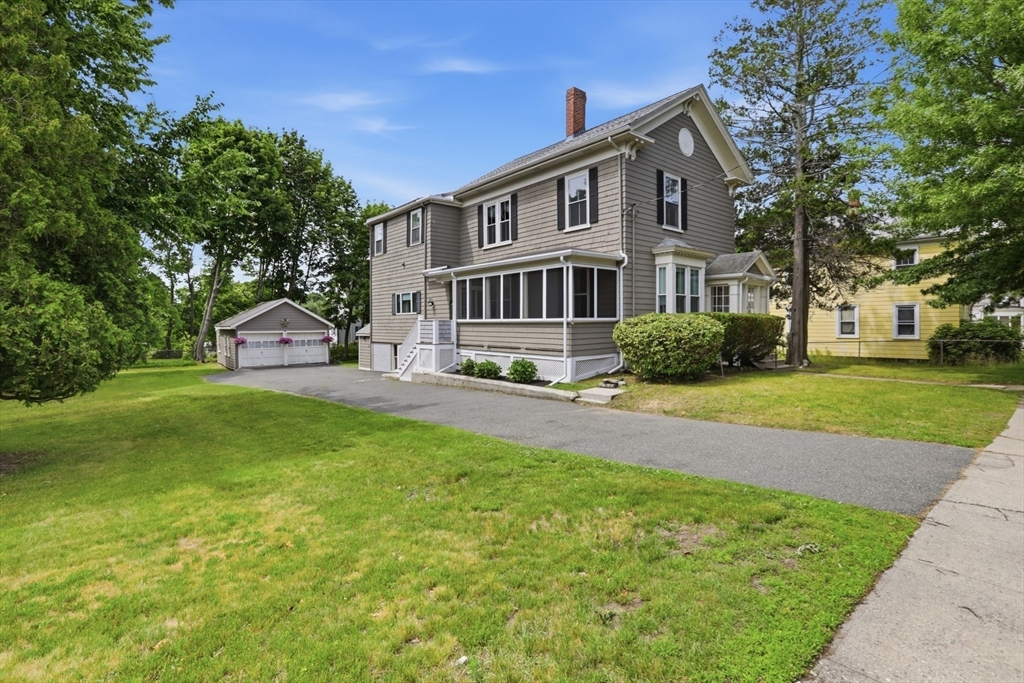86 Main Street, Saugus, Massachusetts, 4 Bedrooms Bedrooms, 8 Rooms Rooms,2 BathroomsBathrooms,Residential Income,For Sale,Main Street,73541304