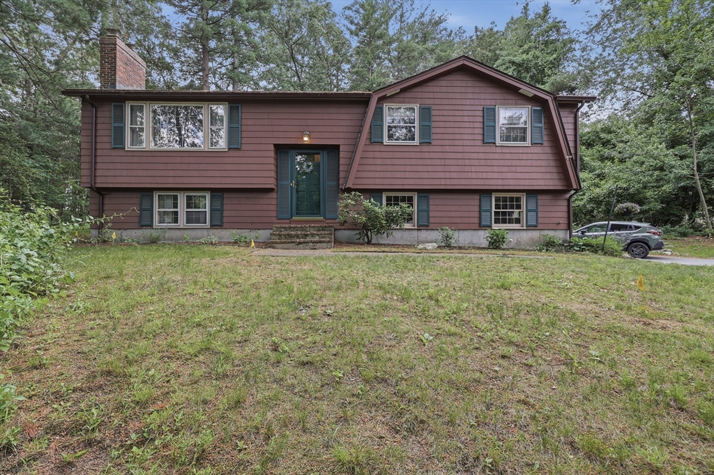 17 Sherwood Drive, Westford, Massachusetts, 3 Bedrooms Bedrooms, 8 Rooms Rooms,1.5 BathroomsBathrooms,Residential,For Sale,Sherwood Drive,73541666