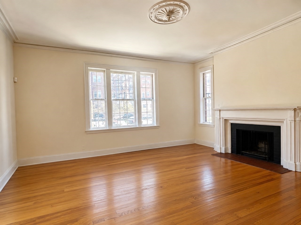 8 Fairfield St, Boston, Massachusetts, 2 Bedrooms Bedrooms, 5 Rooms Rooms,1 BathroomBathrooms,Residential Lease,For Rent,Fairfield St,73541671