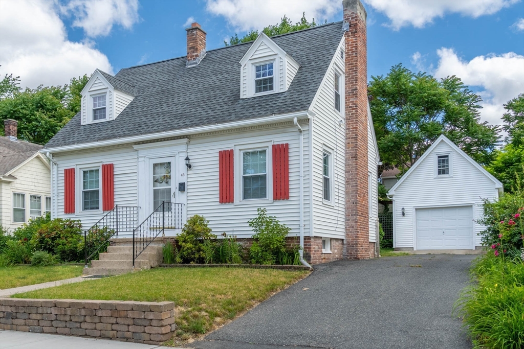 43 Ellsworth Ave, Springfield, Massachusetts, 2 Bedrooms Bedrooms, 5 Rooms Rooms,1.5 BathroomsBathrooms,Residential,For Sale,Ellsworth Ave,73541522